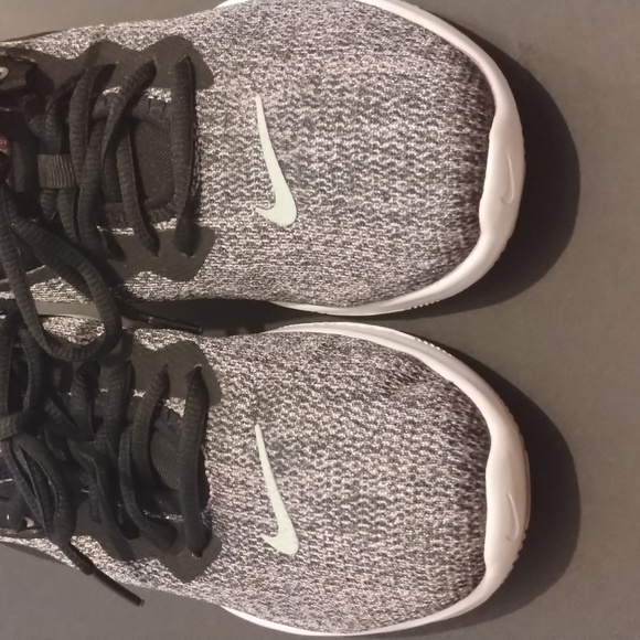 Nike Flex TR9 Women's Shoes 6 EUC - Picture 2 of 10